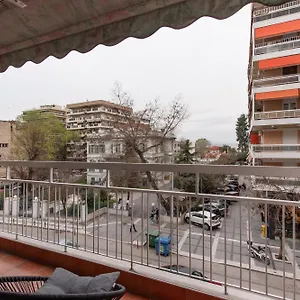 rezervați aici