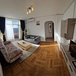 Apartament Two, Bucureşti