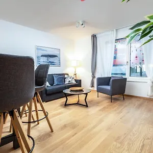 rezervați aici
